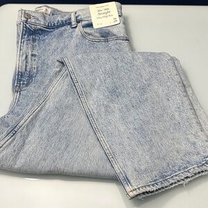 NWT Abercrombie & Fitch 90’s Straight Ultra High Rise
